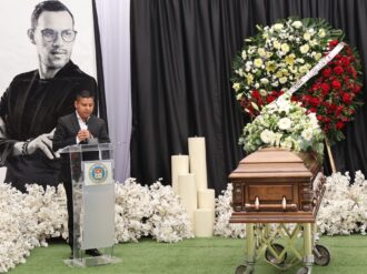 Rinden homenaje póstumo a Víctor Amaury 