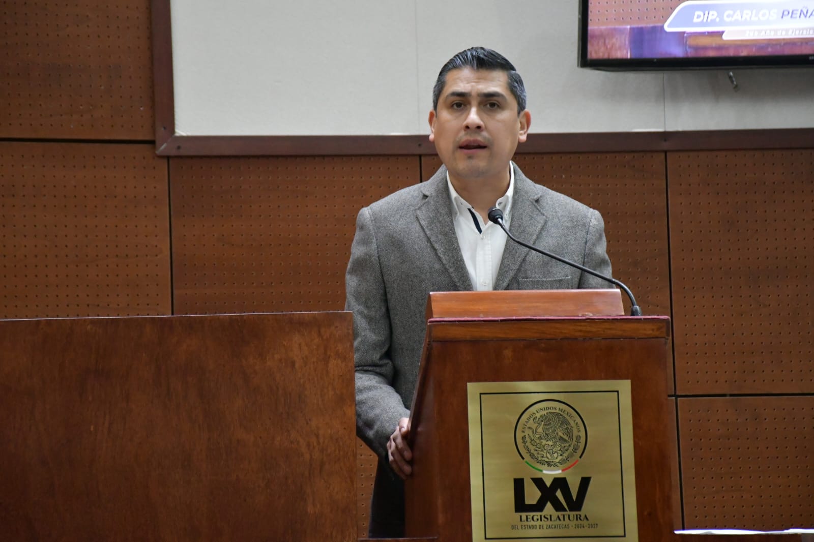 Busca Carlos Peña que titular de Seguridad Pública rinda cuentas ante el Congreso