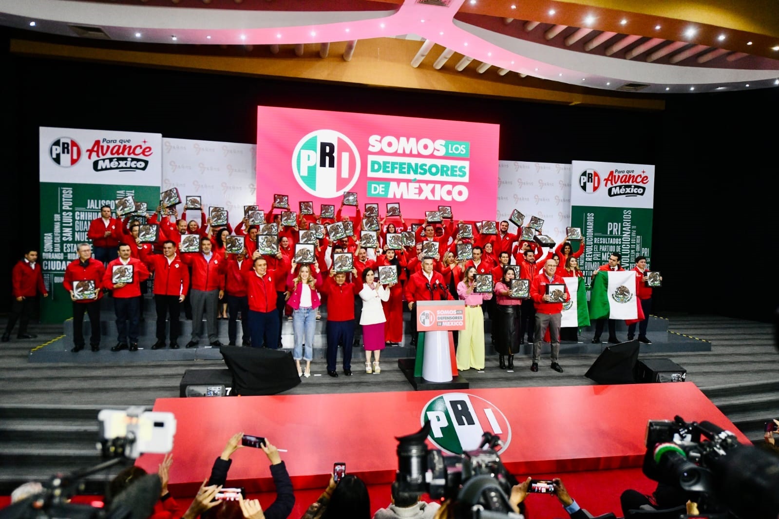 PRI designa a Carlos Peña, Fuensanta Guerrero y Arturo Nahle como «Defensores de México» en Zacatecas