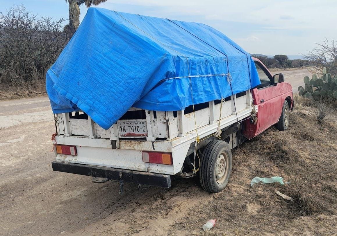 Capturan en Pinos a sujeto con explosivos, droga y cargadores