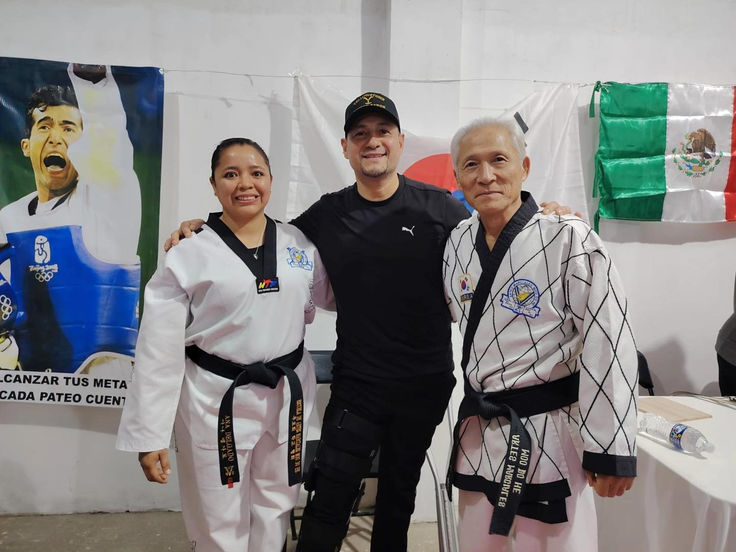 Celebran examen de grados y entrega de cinturones en Taekwondo