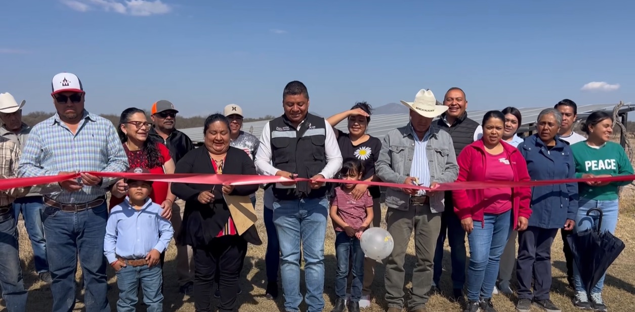 Modernizan con tecnología solar equipo de extracción de agua en Sierra Hermosa