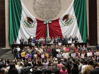 Frenan diputados la reforma electoral 