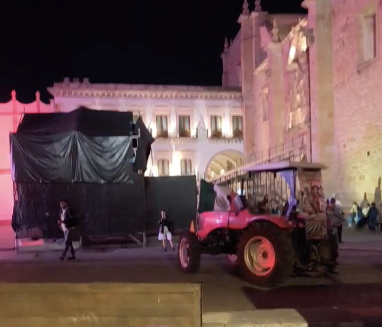 Productores de frijol toman Plaza de Armas; amagan con boicot a visita presidencial