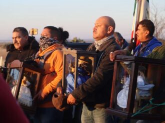 Con fe y esperanza: peregrinos avanzan hacia el Santo Niño de Atocha