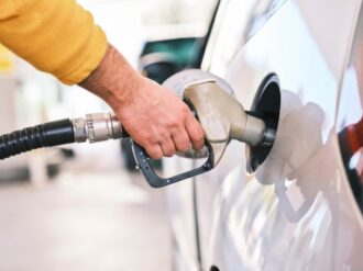 Prevén gasolinazo por guerra en Medio Oriente