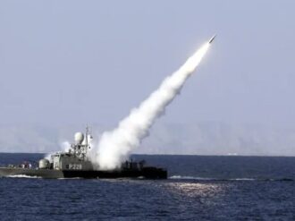 En riesgo 20% del petróleo mundial; Irán cierra el estrecho de Ormuz