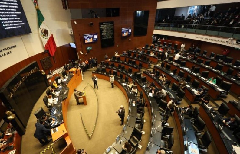 Pasa Plan B en comisiones del Senado 