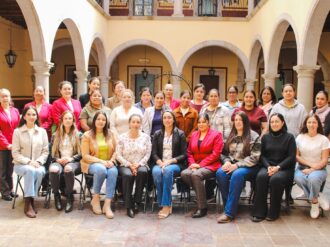 Conmemoran el 8M con ciclo de conferencias y talleres