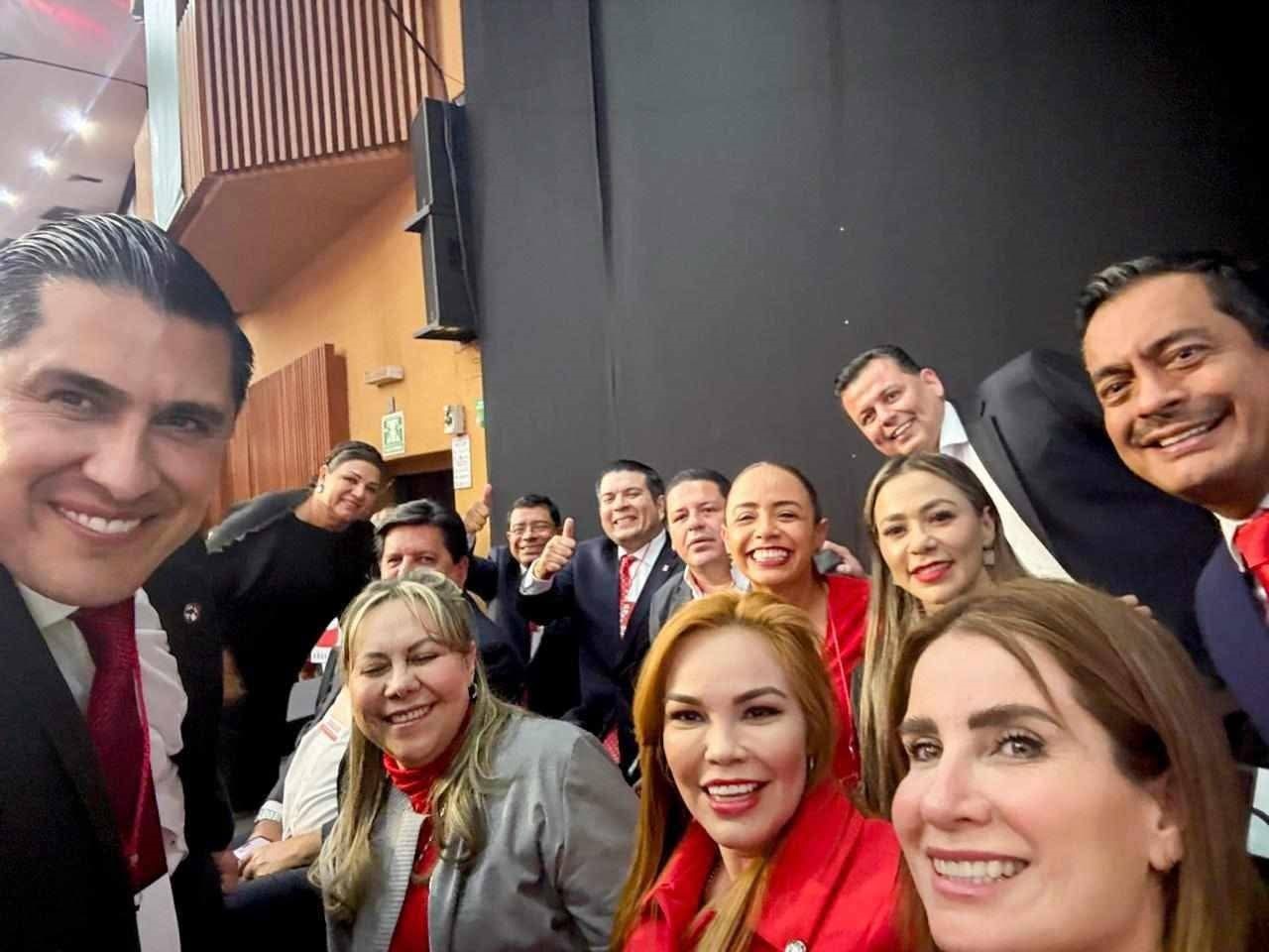 Viajan priistas zacatecanos para celebrar aniversario del partido