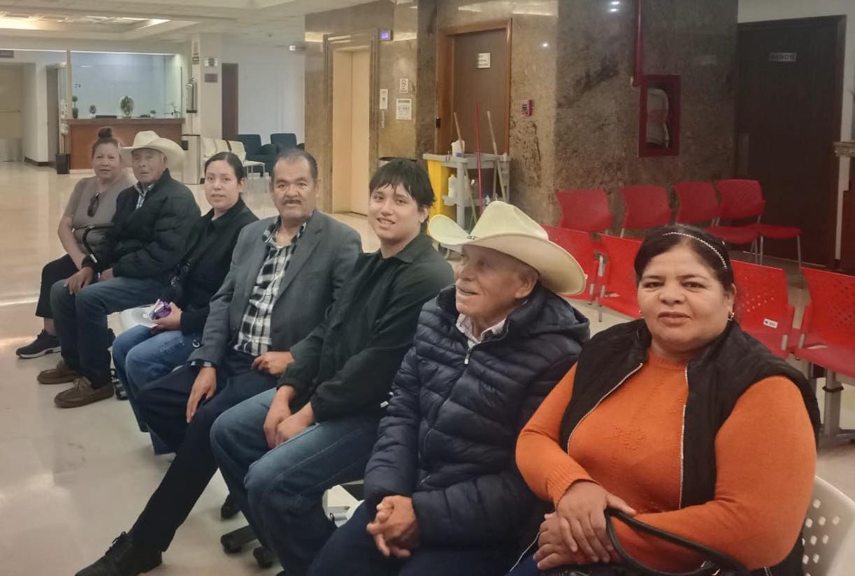 Más ciudadanos de Nieves recuperan la vista tras cirugías de ojos