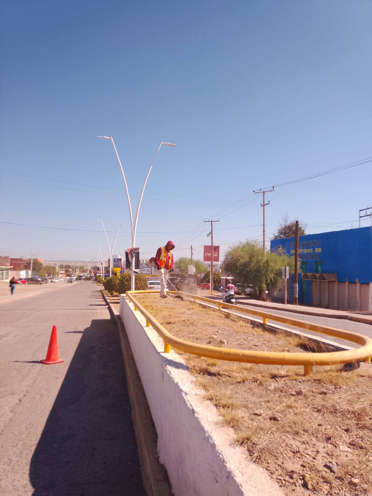 Fortalece Río Grande mantenimiento en Boulevard Eva Sámano 