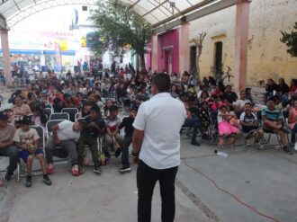 Llevan alegría a la niñez de Villa de Cos con función de cine