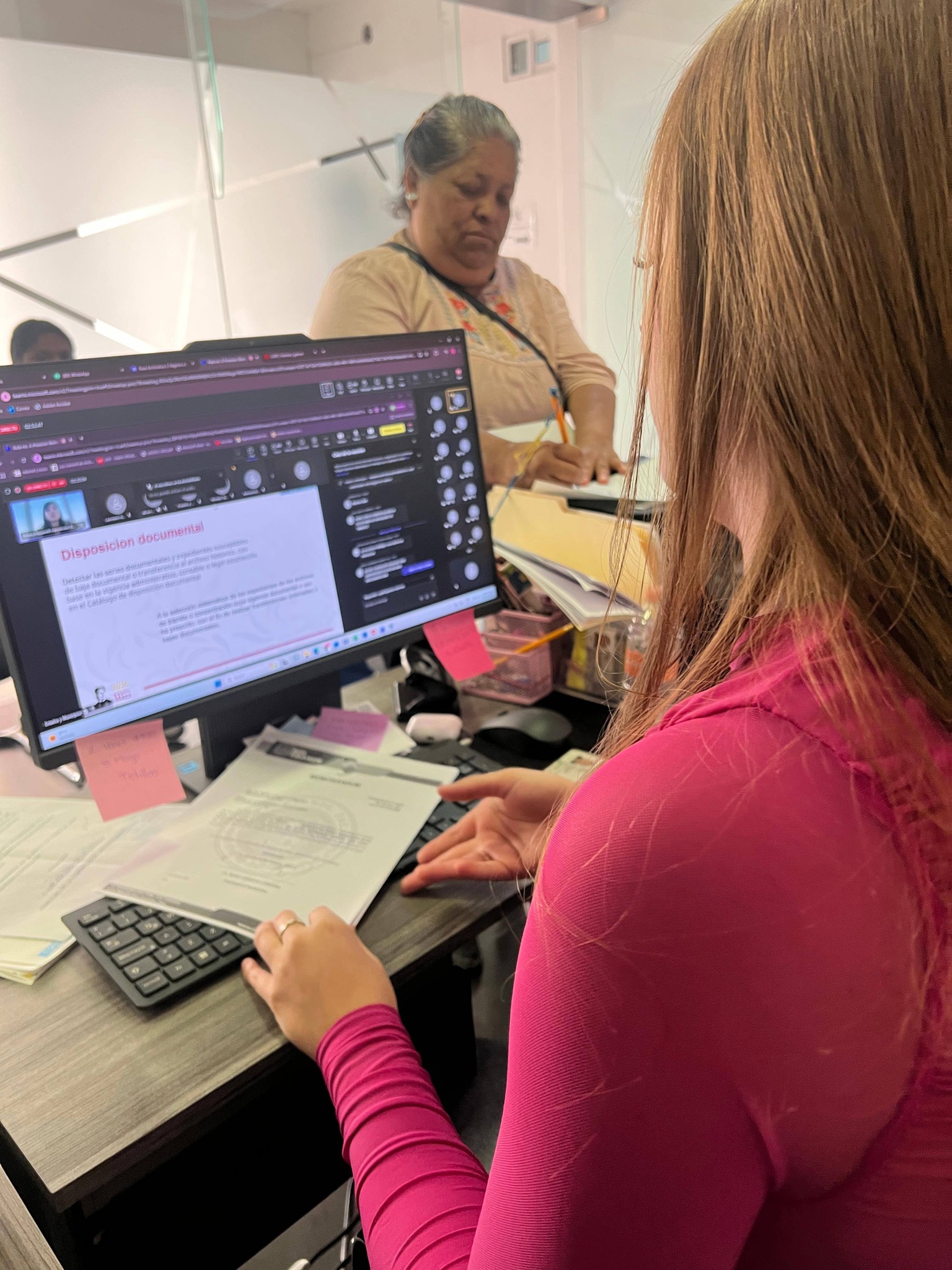 Capacitan a funcionarios en materia de archivos de concentración