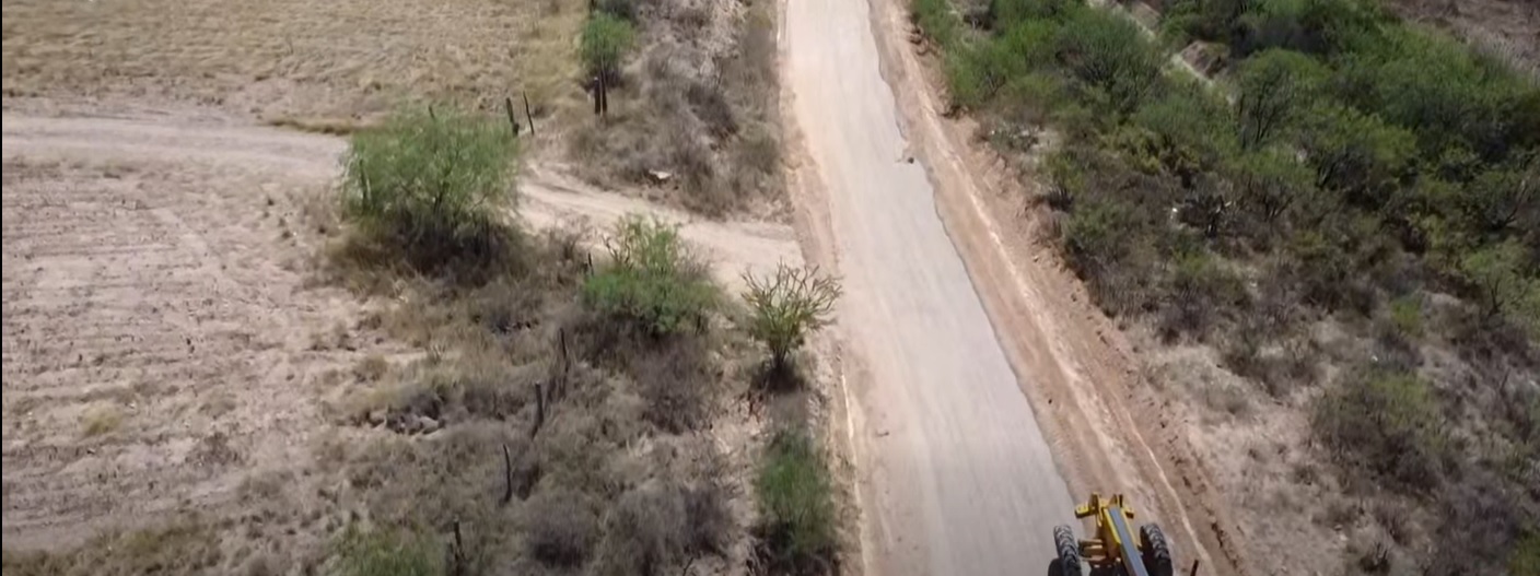 Rehabilita Río Grande de 16 kilómetros de caminos