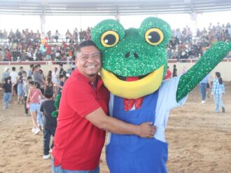 Festejan a la niñez de Villa de Cos con espectáculo de “Enanitos Toreros”