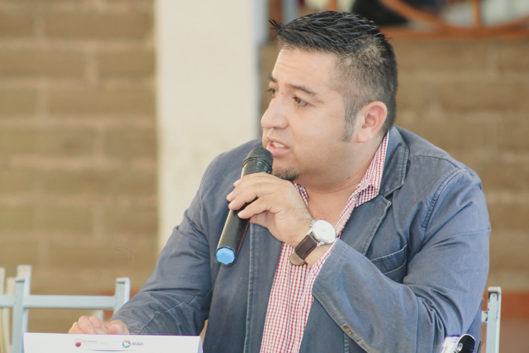 Manuel Acosta Galván gestiona obras para Monte Escobedo 