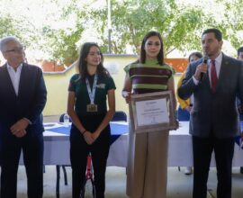 Reconocen a la raquetbolista Marcela Flores 