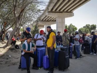 Con temor y necesidad, cruzan jornaleros agrícolas a EU