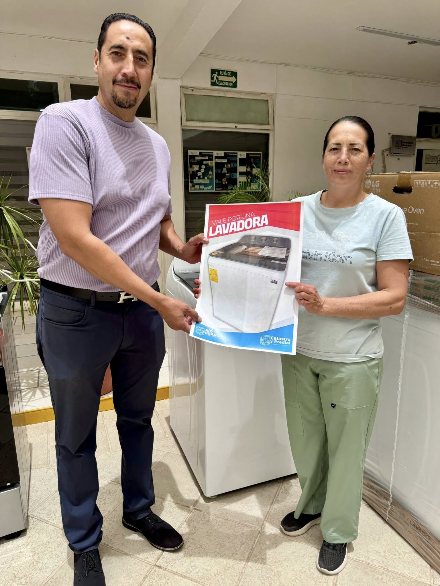 Río Grande entrega premios a contribuyentes cumplidos