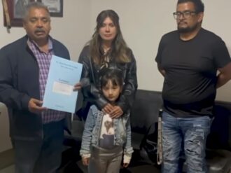 Entregan escrituras a familias de Pánuco