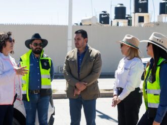 Supervisan avances de cancha de futbol 