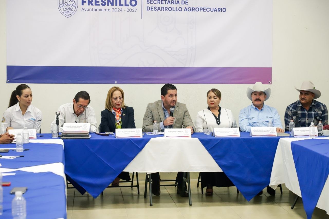 Rinden cuentas al campo en Fresnillo