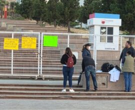 Se manifiestan campesinos y personal de Salud 