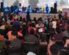 Con música y regalos, Pier Michel festeja a las madres de El Rucio 