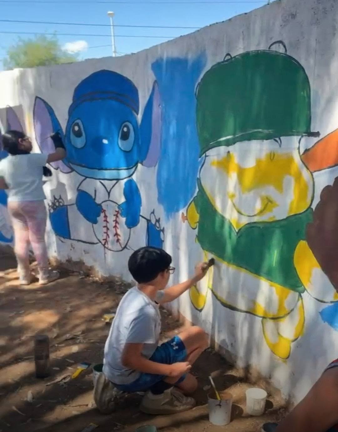 Fomentan creatividad infantil con murales artísticos en «Los Halcones» 