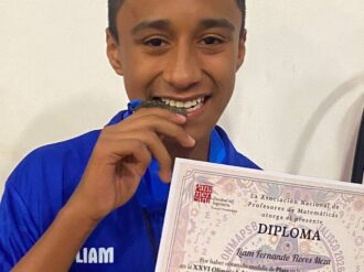 Liam Fernando Flores gana medalla de plata en la Olimpiada Nacional de Matemáticas
