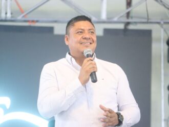 Reconoce Pier Michel labor y entrega de los docentes de Villa de Cos
