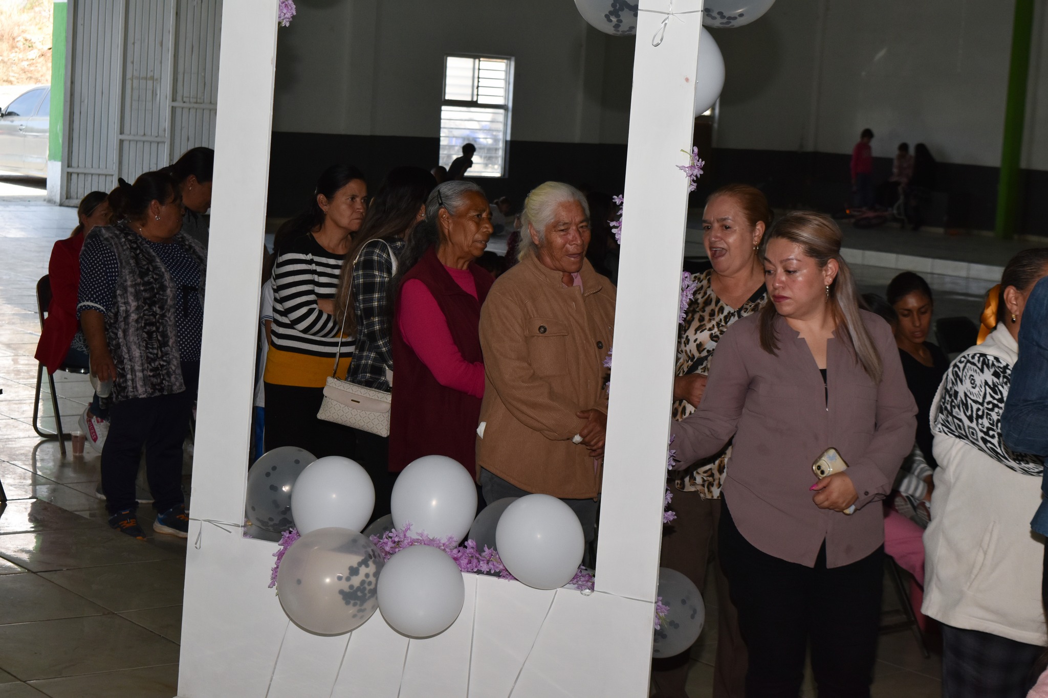 Celebran el Día de la Madre en Pánuco con música, rifas y tradición