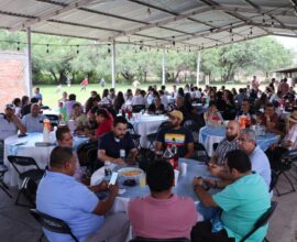 Reconocen labor de docentes en Jalpa con festejo  