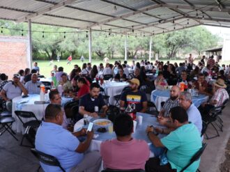 Reconocen labor de docentes en Jalpa con festejo 