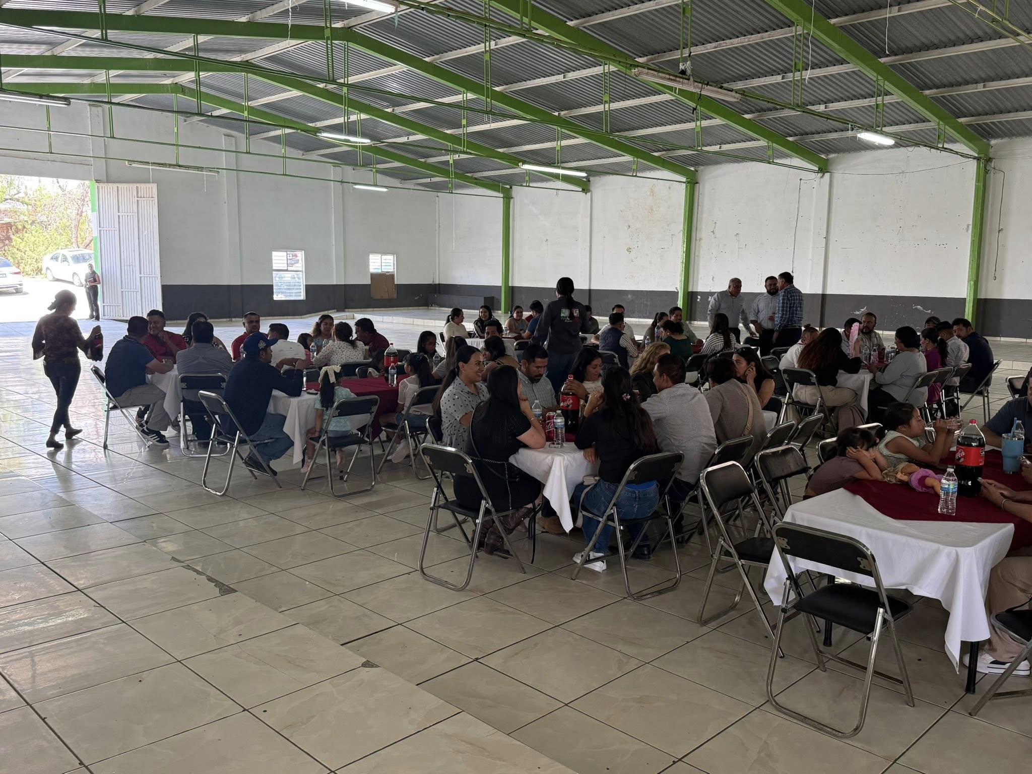 Festejan a maestras y maestros de Pánuco en su día