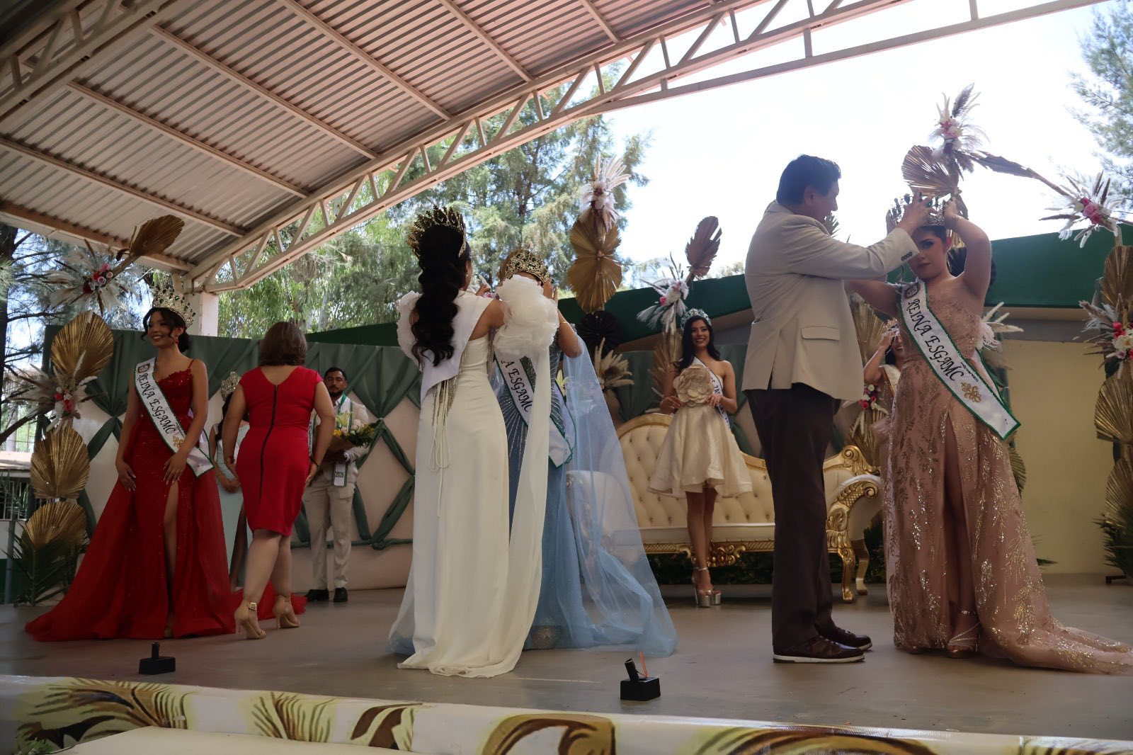 ​Coronan a las nuevas reinas de la Secundaria Alfonso Medina 2026