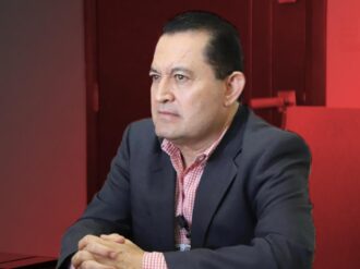 Se va otro acusado por EU de nexos con el narco