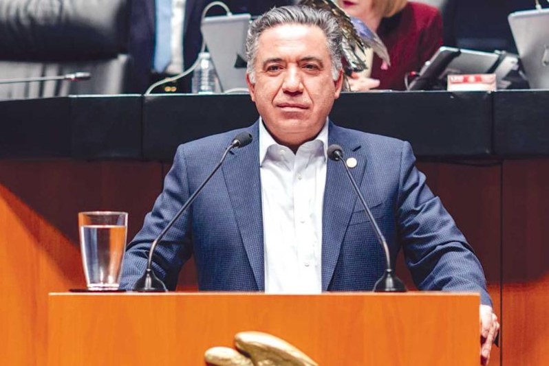 Pide licencia Enrique Inzunza