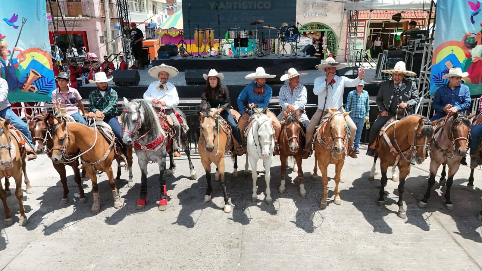 Con cabalgata regional, celebran el Festival de la Pitaya 2026 en Jalpa