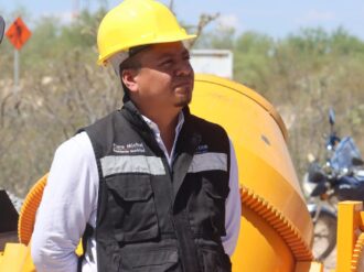 Avanza la construcción del camino artesanal en Vicente Guerrero