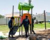 Instalan nuevos juegos infantiles en el parque La Lagunilla 