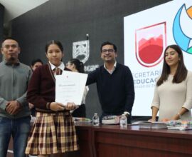 Honran a los mejores promedios de primaria 
