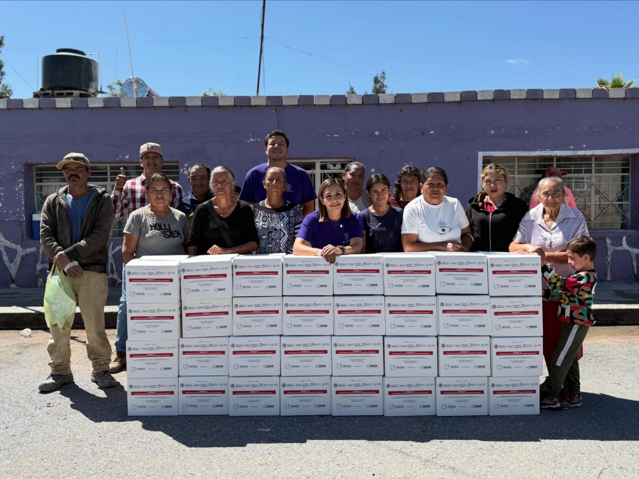 Entrega SMDIF Fresnillo más de 130 despensas en comunidades