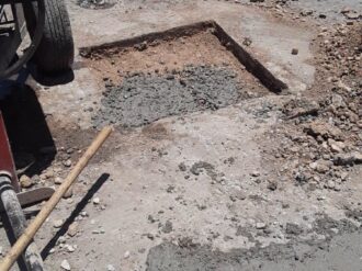 Reparan pavimento dañado en Río Grande