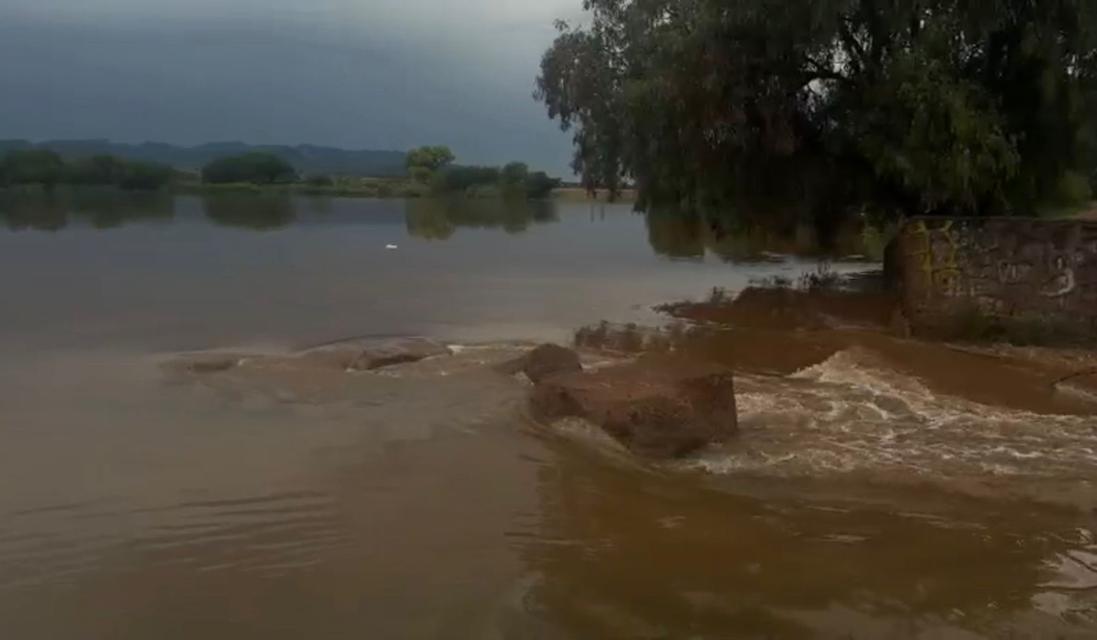 Lanzan alerta por riesgo de inundaciones en arroyos y zonas rurales