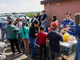 Entregan apoyos integrales a familias en la zona de las Ladrilleras en Fresnillo 
