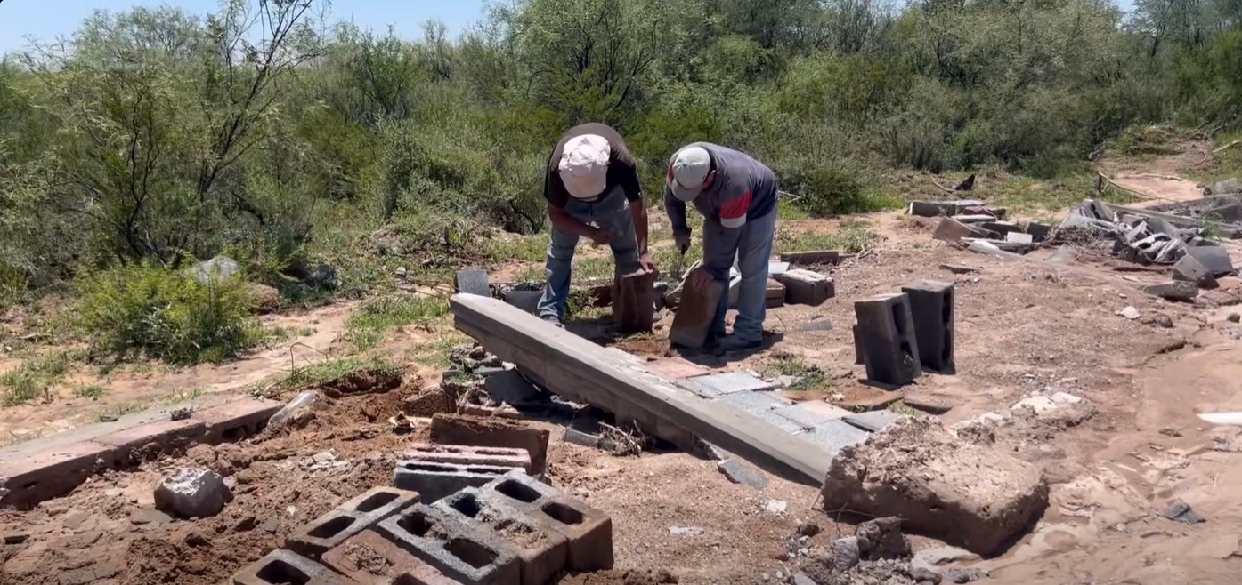 Colapsa tramo de barda en construcción del nuevo panteón de Villa de Cos