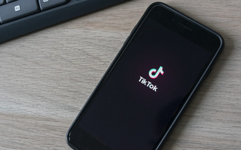 Fallece menor de 12 por intentar el “reto del apagón” popular en Tik Tok