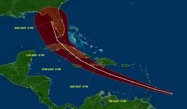 Tormenta tropical Elsa se convierte en huracán